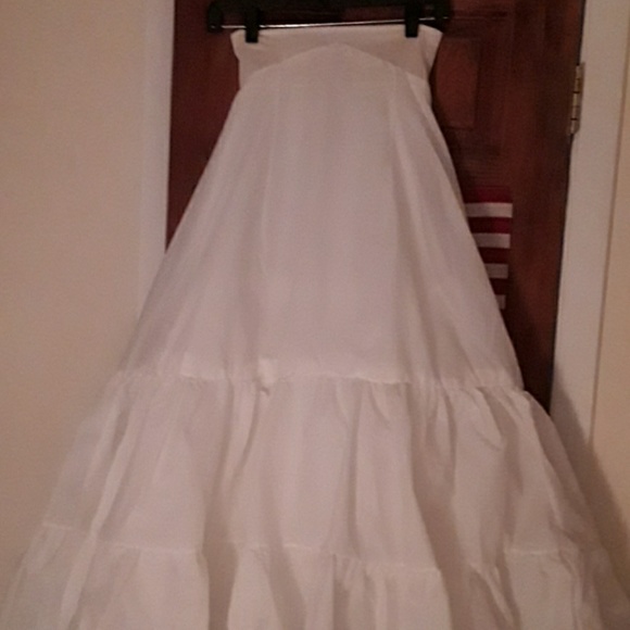 Dresses & Skirts - Petticoat slip